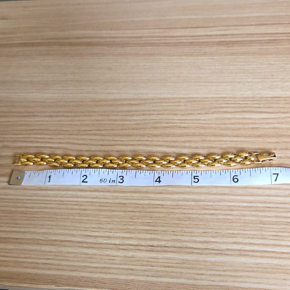 Vintage Trifari Gold-Tone Panther Chain Bracelet - Picture 5 of 6